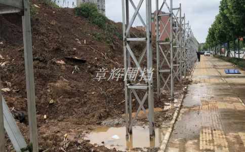 金屬圍擋在工業和物流設施中的作用是什么？
